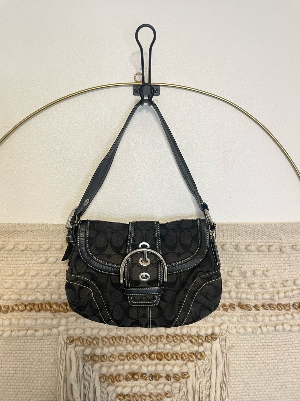 Coach Vintage Soho Black Signature Canvas Shoulder Bag Buckle Y2K